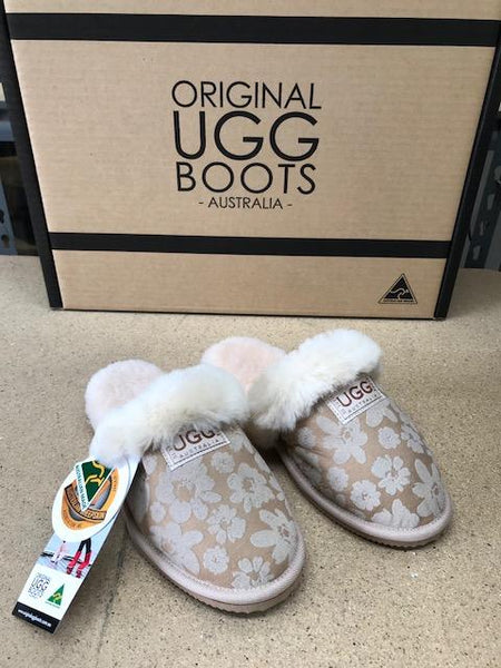 Sand Flower Sari UGG Scuffs