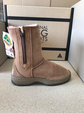 CHESTNUT SHORT ZIP RUGGED UGG BOOTS